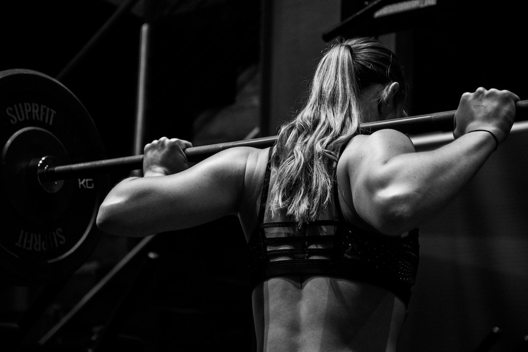 Fitnessurheilun lajianalyysi ja hierojan rooli